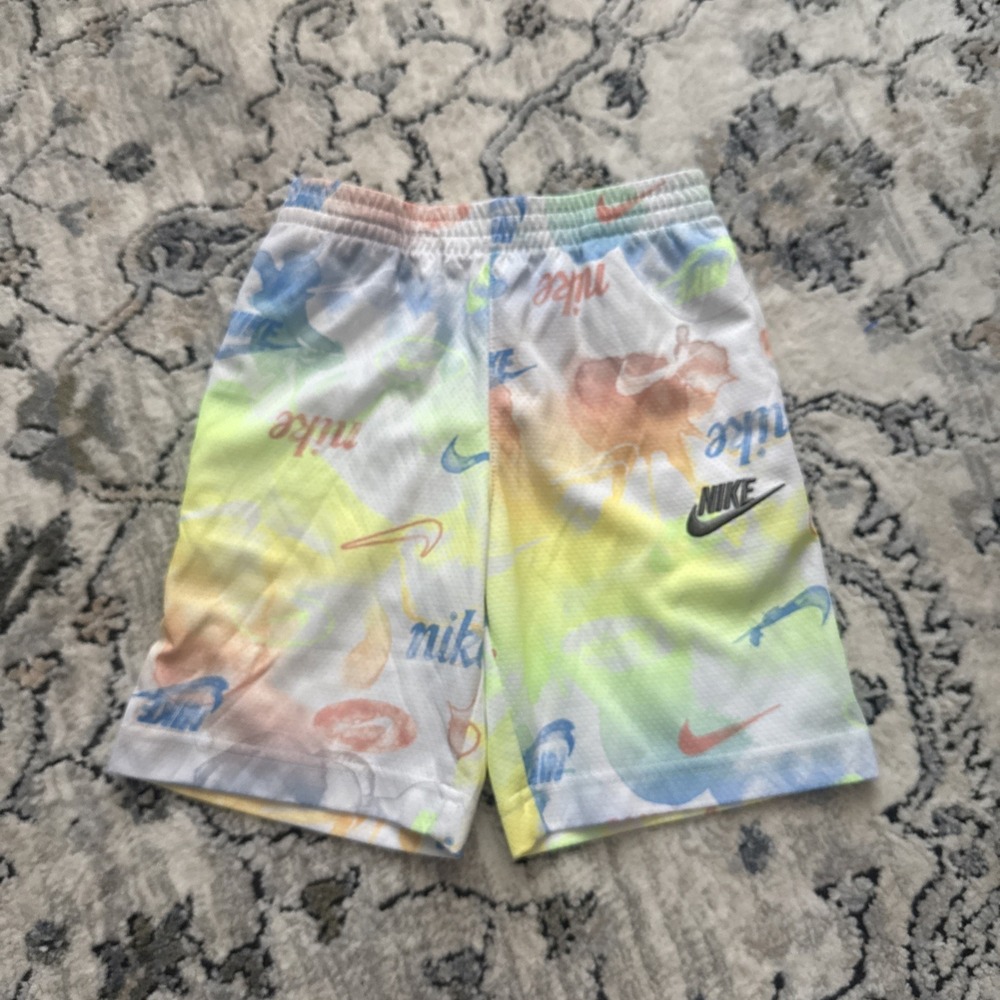 Nike‎ Boys Watercolor Athletic Shorts Size Small - Unisex